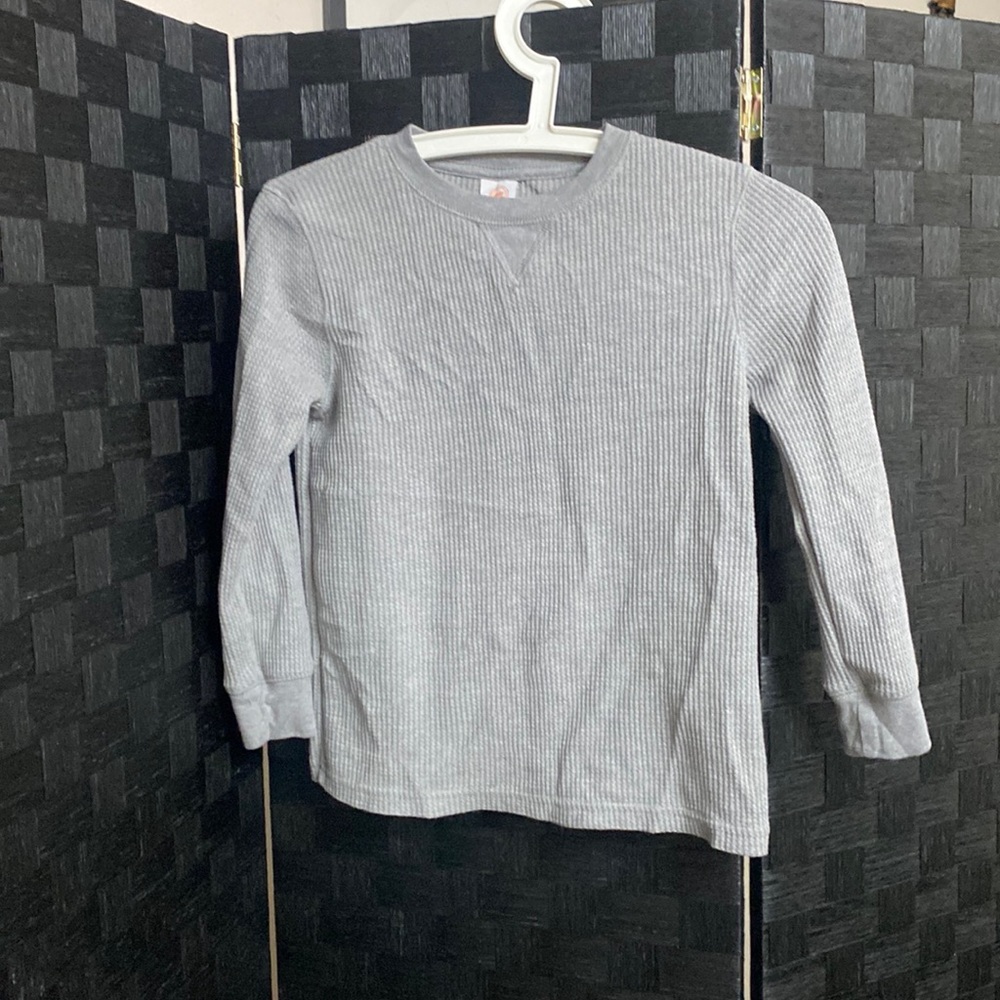 Boys Size M (8) Gray long Sleeve